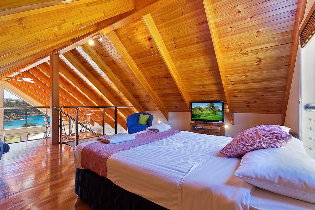 Snug Cove Villas Eden Room photo