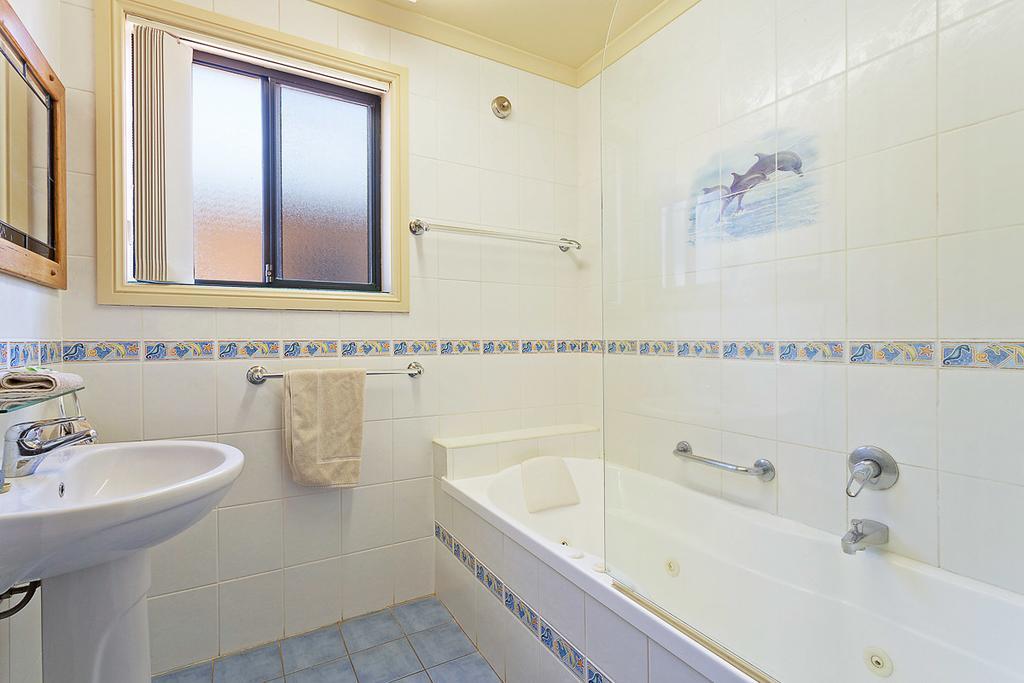 Snug Cove Villas Eden Room photo